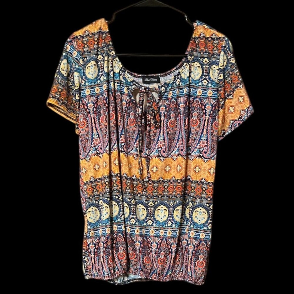 Multi-color split short sleeve top size Medium